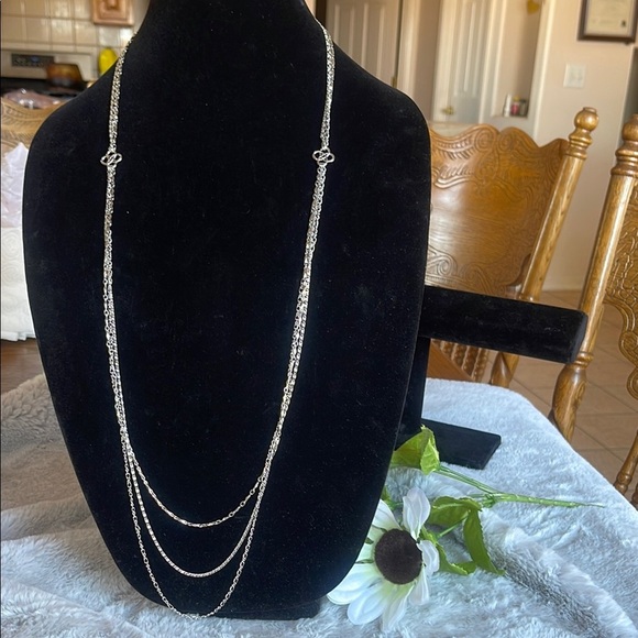 Unsigned Vintage Silver Tone Necklace - Picture 1 of 4